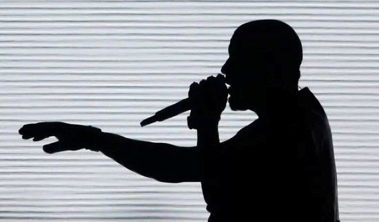 DRAKE AYNI ANDA ÜÇ ALBÜM YAYINLADI